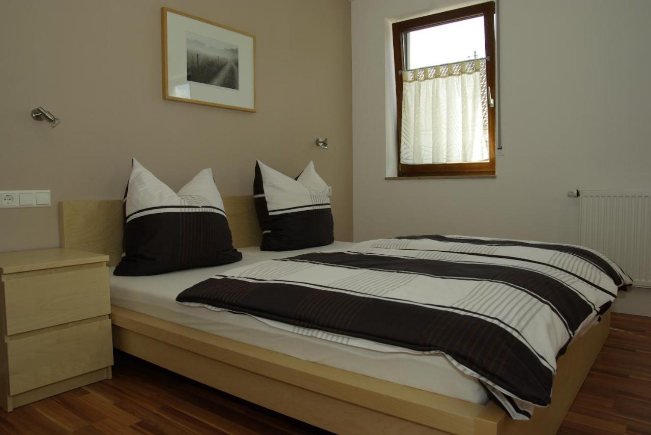 Gaestezimmer Zwischen Neckar Und Enz Hotel Besigheim Exterior photo